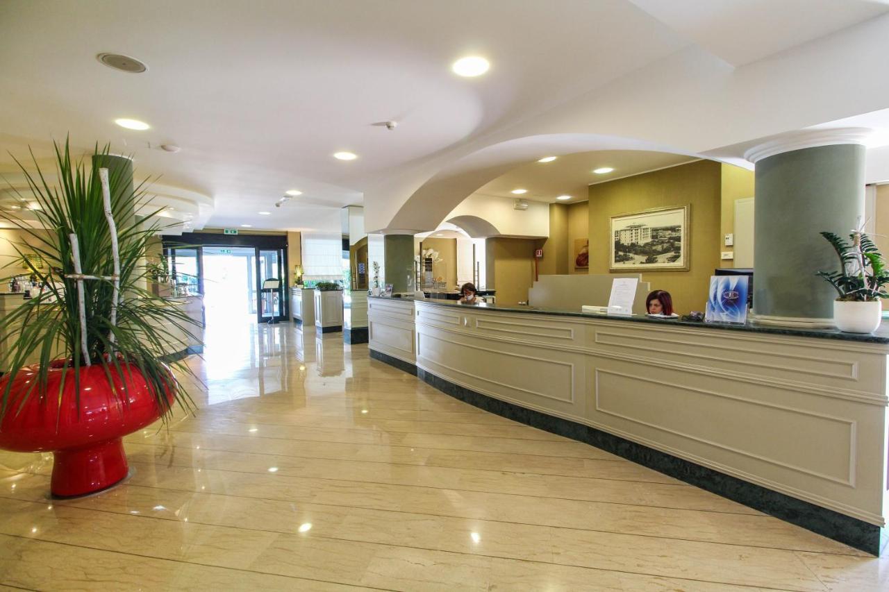 Grand Hotel Esplanada Bibione Exteriör bild