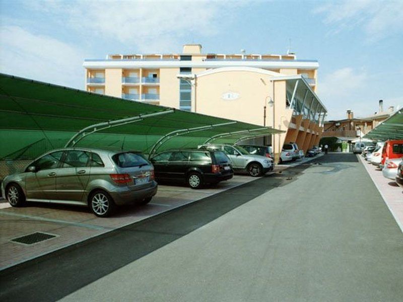Grand Hotel Esplanada Bibione Exteriör bild